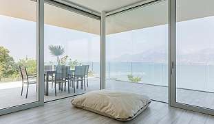 infinitypool-seeblick-ferienhaus-wunderreise-italien-buchen