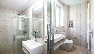 Ferienwohnung mit modernem Badezimmer von Wunderorte in Italien am Gardasee