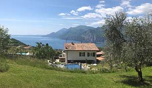 ferienwohnung-pool-gardasee-WUNDERORTE
