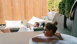 Moderne Suite mit privater Wellness-Sauna in einem Boutiquehotel in Südtirol