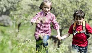 familienurlaub-kastelruth-chalets-pool-sauna-buchen-wunderorte