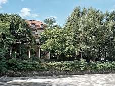Denkmal geschütztes Palais Plankenstein mit Designloft in Meran, eingebettet im Grünen direkt an der Passer I WUNDERORTE