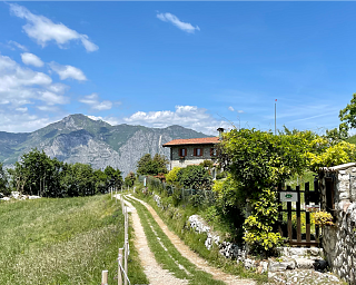 ferienwohnung-monte-baldo-seeblick-paraglyding-wandern-gardasee-wunderorte-buchen