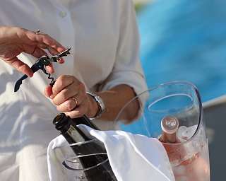patrizia-marrazi-ferienvillen-vermittlung-wunderreisen-private-weinprobe-gardasee-buchen